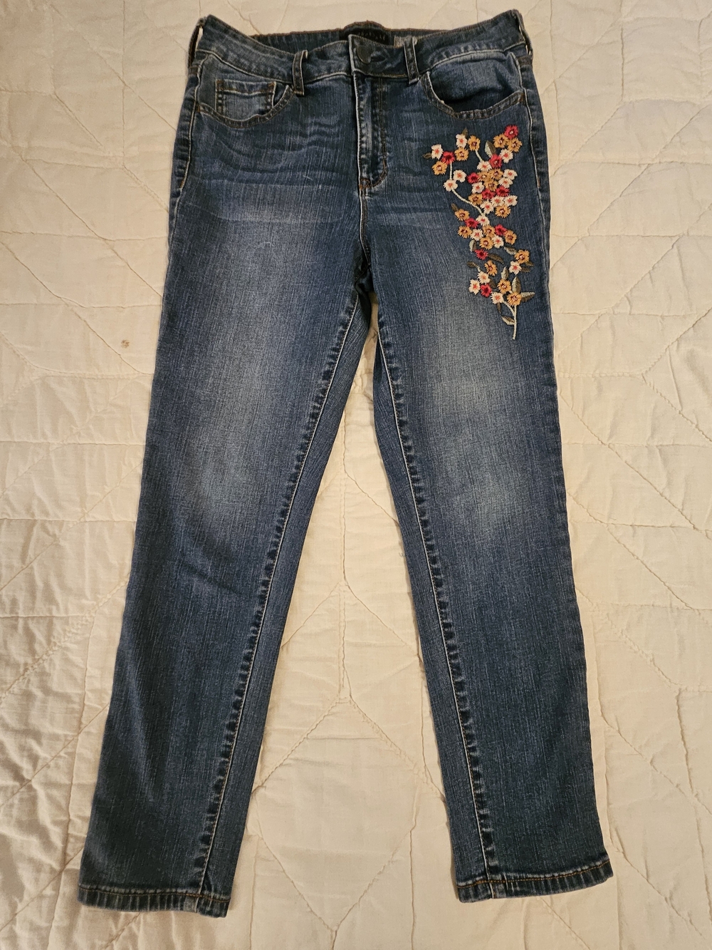 Aéropostale Floral Embroidered High Waisted Cropped Jegging - Size 8 - Picture 2 of 8